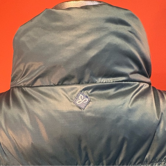 Prana XL Women’s Puffer Vest in Deep Balsam Color - Picture 5 of 8